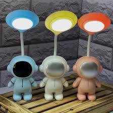 Mini lampara de mesa en forma de austronauta color blanco